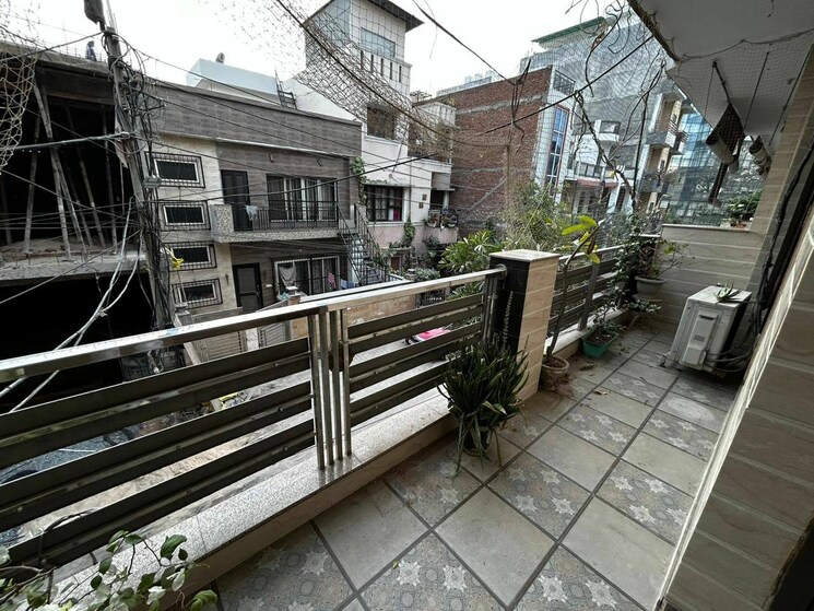 Balcony, dlf phase i 2 Bedroom 1500 Sq.Ft. Builder Floor In Dlf Phase I Gurgaon 8984363