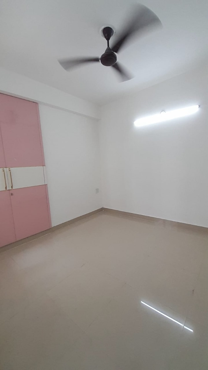 2 BHK + Pooja Room,Servant Room,Study Room,Extra Room Apartment For Rent in Skytech Matrott