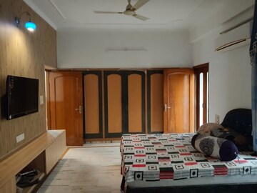 Bedroom in 5 BHK Villa at Civil Lines – for Rent