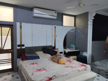 Bedroom in 5 BHK Villa at Civil Lines – for Rent