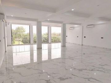 Room in  Showroom at Jacobpura – for Rent