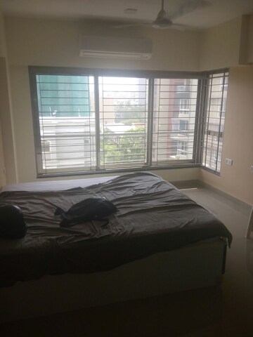 Bedroom in 3 BHK Apartment at Leocadia Apartment, Santacruz West – for Rent