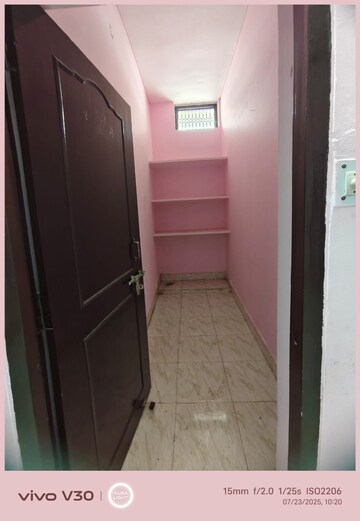 Master Bedroom in 2 BHK Independent House at Gomti Nagar – for Rent