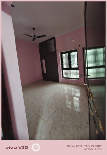 Room in 2 BHK Independent House at Gomti Nagar – for Rent