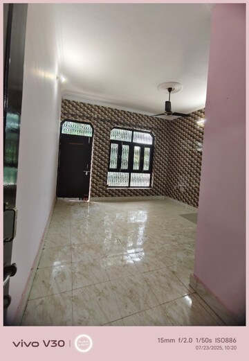 Room in 2 BHK Independent House at Gomti Nagar – for Rent