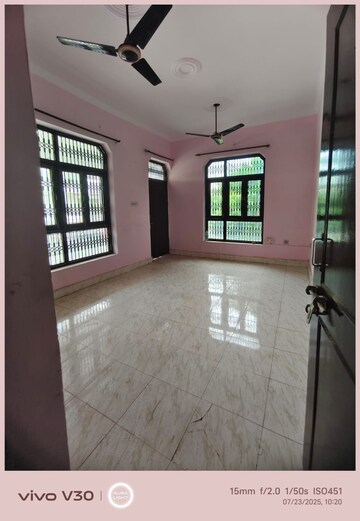 Room in 2 BHK Independent House at Gomti Nagar – for Rent