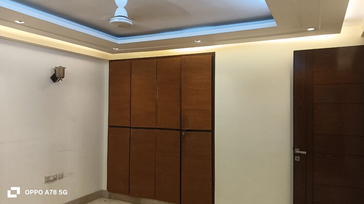 Room, new friends colony 4 Bedroom 300 Sq.Yd. Builder Floor In New Friends Colony Delhi 8984452