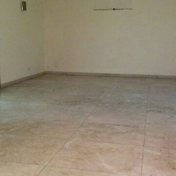 Room in 4 BHK Independent House at RWA Apartments Sector 50, Sector 50 – for Rent