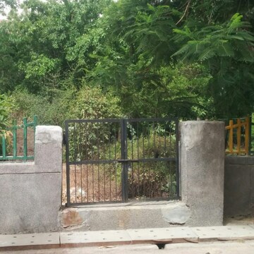 4 BHK Independent House – Entrance View at RWA Apartments Sector 50, Sector 50 - for Rent