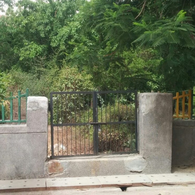 Entrance, rwa-apartments-sector-50 4 Bedroom 250 Sq.Yd. Independent House In Sector 50 Noida 8984529