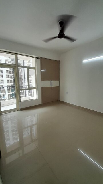 Room in 2 BHK Apartment at Emenox La Solara, Sector 16 Greater Noida – for Rent