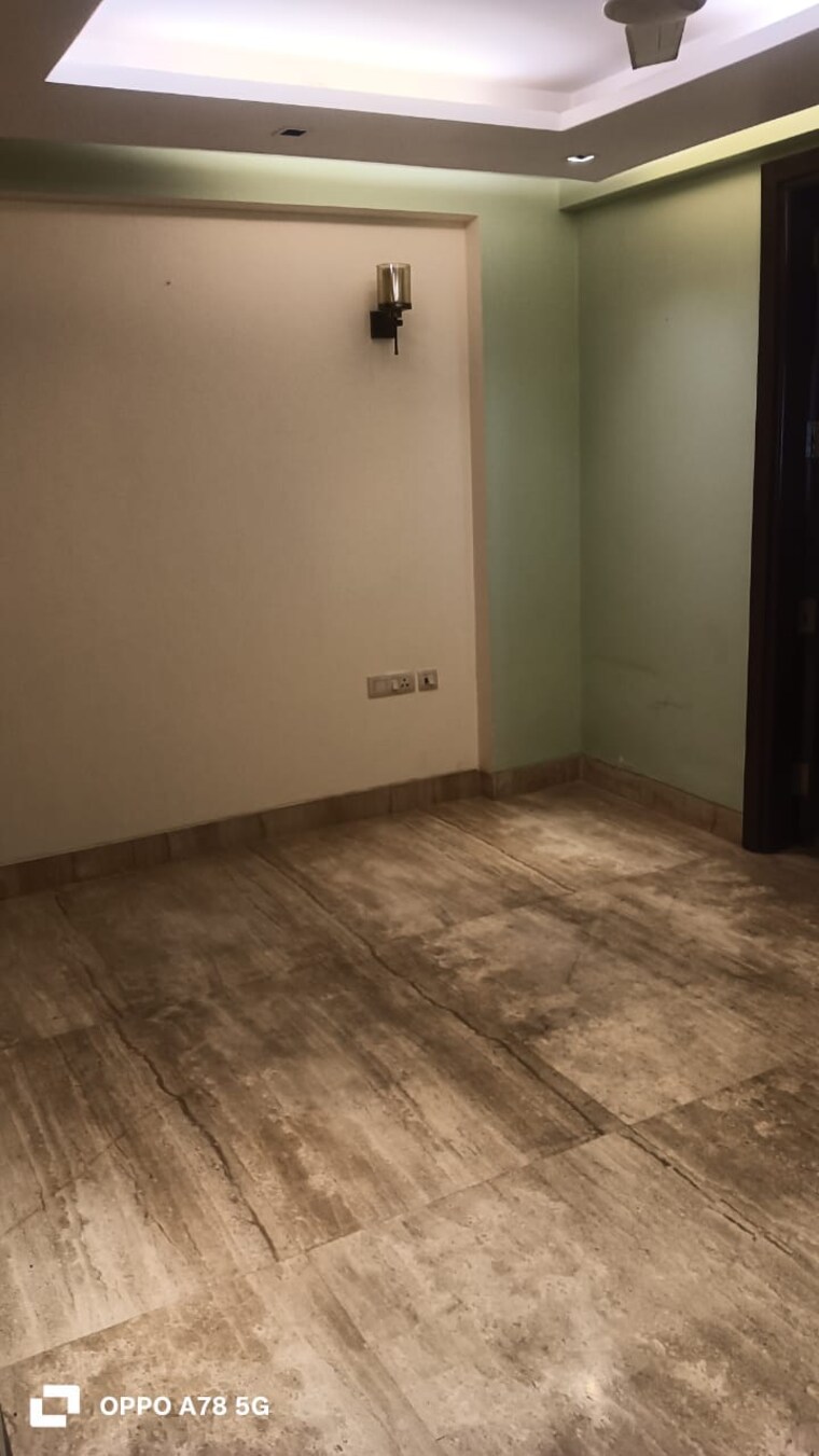Room, new friends colony 6 Bedroom 500 Sq.Yd. Independent House In New Friends Colony Delhi 8984527