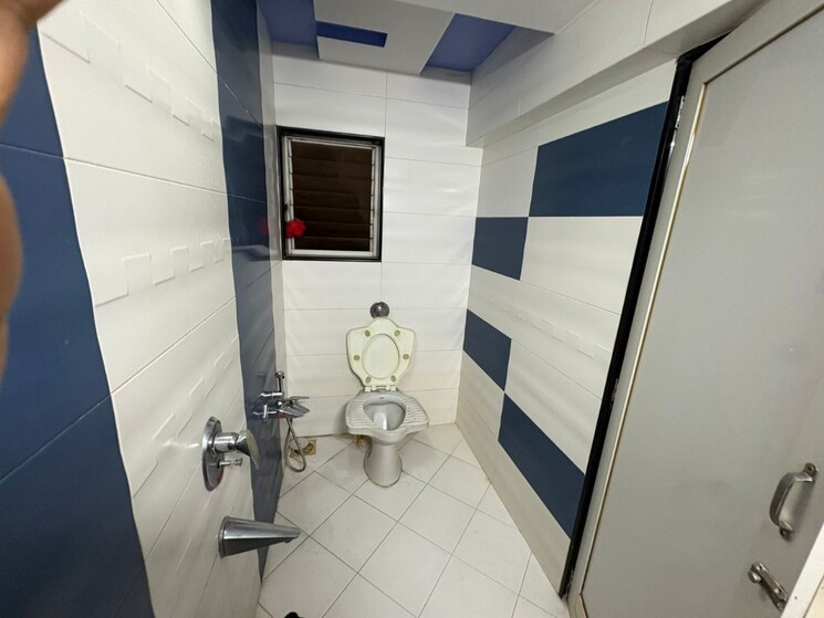 Bathroom, karwat-cottage 3 Bedroom 1500 Sq.Ft. Apartment In Ghatkopar East Mumbai 8984588