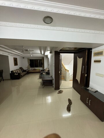 Living Room in 3 BHK Apartment at Karwat Cottage, Ghatkopar East – for Rent