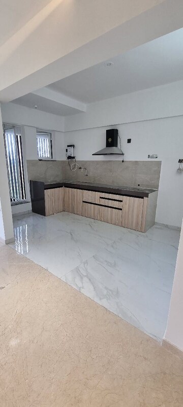 Kitchen in 3.5 BHK Apartment at Shroff Aureta, Koregaon Park Annexe – for Rent