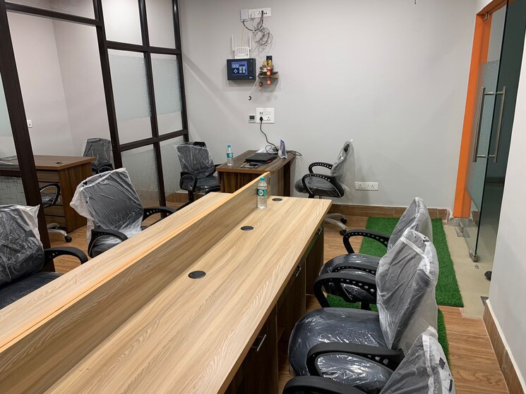 Team Area, mani-casadona Commercial Office Space 721 Sq.Ft. In New Town Kolkata 8984573