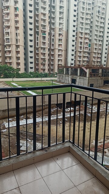 Balcony in 2.5 BHK Apartment at Amrapali Golf Homes, Sector 4 Greater Noida – for Rent