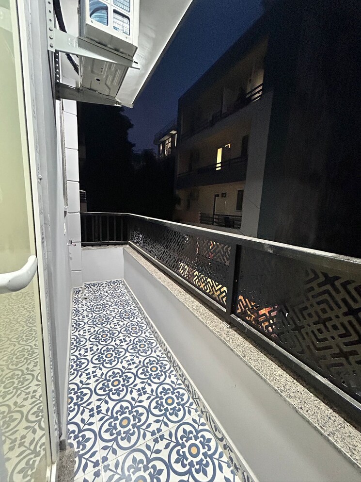 Balcony, chisholm-apartments 1 RK 450 Sq.Ft. Builder Floor In Sector 24 Gurgaon 8984619