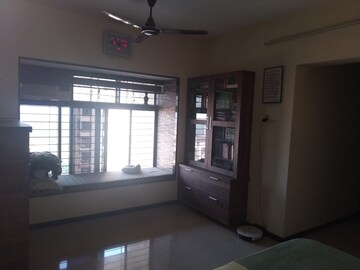 Room in 3 BHK Apartment at Meridian Apartment, Nerul Sector 6 – for Rent