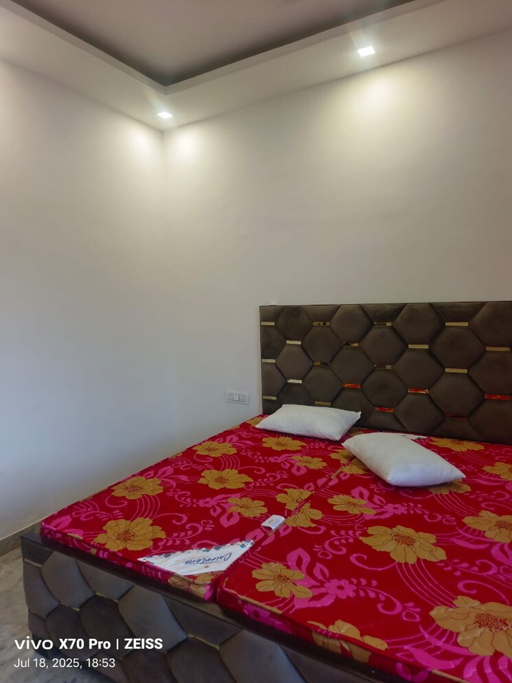 Bedroom, south delhi Pg For Girls In South Delhi 8984653