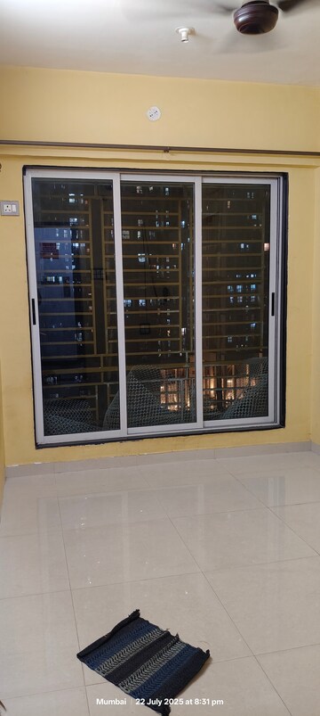 Room in 1 BHK Apartment at Shraddha Autumn Park, Kanjurmarg East – for Rent