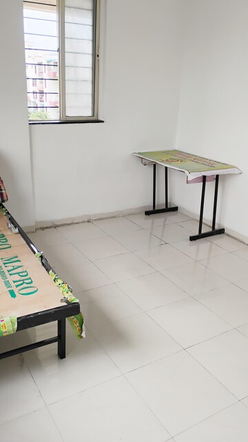 Team Area in 2 BHK Apartment at Kharadi – for Rent