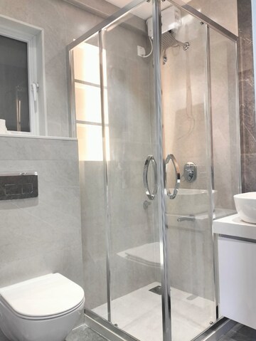 Bathroom in 2.5 BHK Apartment at Hill Top CHS, Pali Hill – for Rent