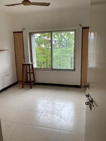 Room in 3 BHK Apartment at Pentagon Fortune East, Kharadi – for Rent