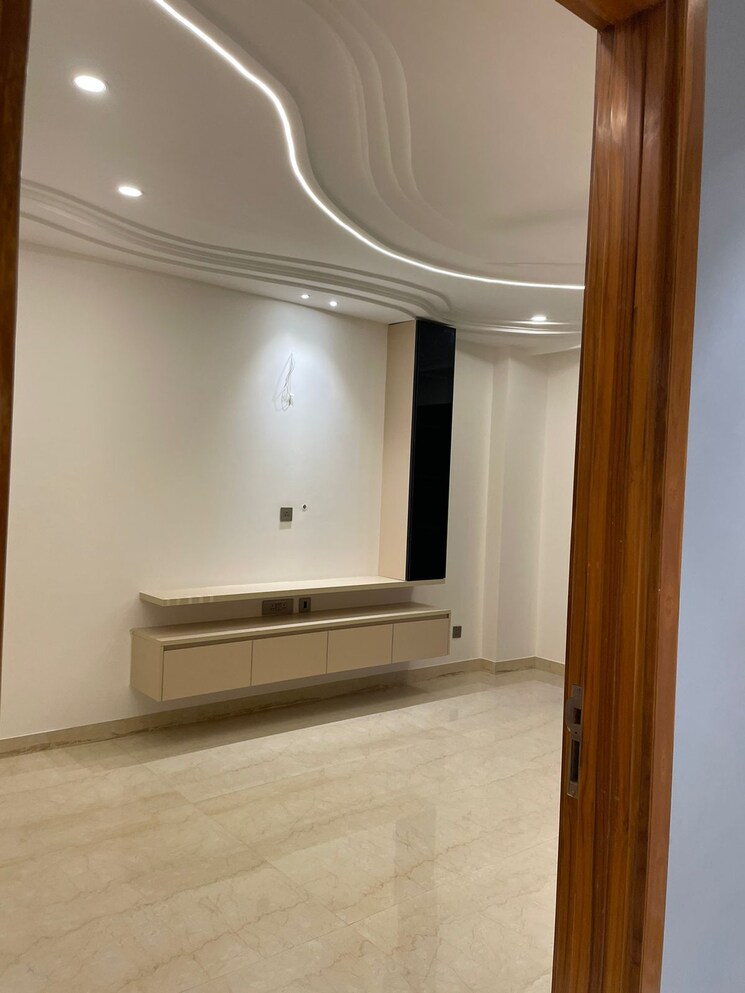 Room, sector 45 4 Bedroom 500 Sq.Yd. Builder Floor In Sector 45 Gurgaon 8984959