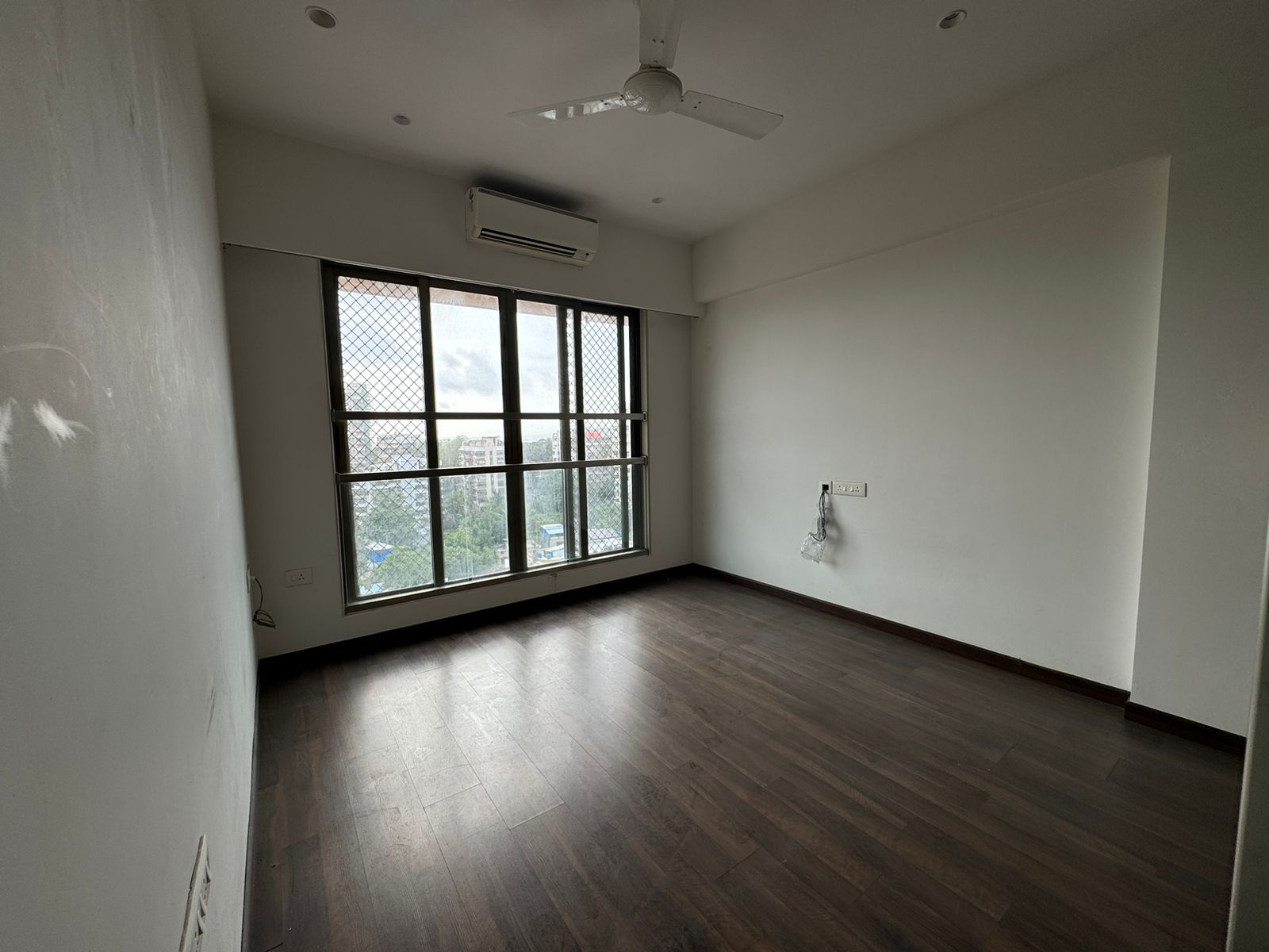 3.5 BHK + Extra Room Apartment For Rent in Shivasthan Height