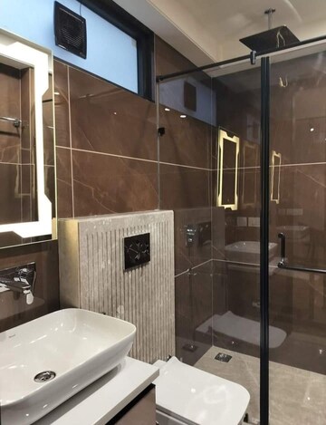 Bathroom in 6+ BHK Apartment at Sunlight Apartments Sector 44, Sector 44 – for Rent