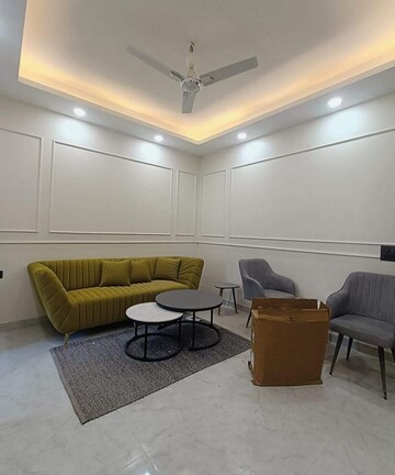 Living Room in 6+ BHK Apartment at Sunlight Apartments Sector 44, Sector 44 – for Rent