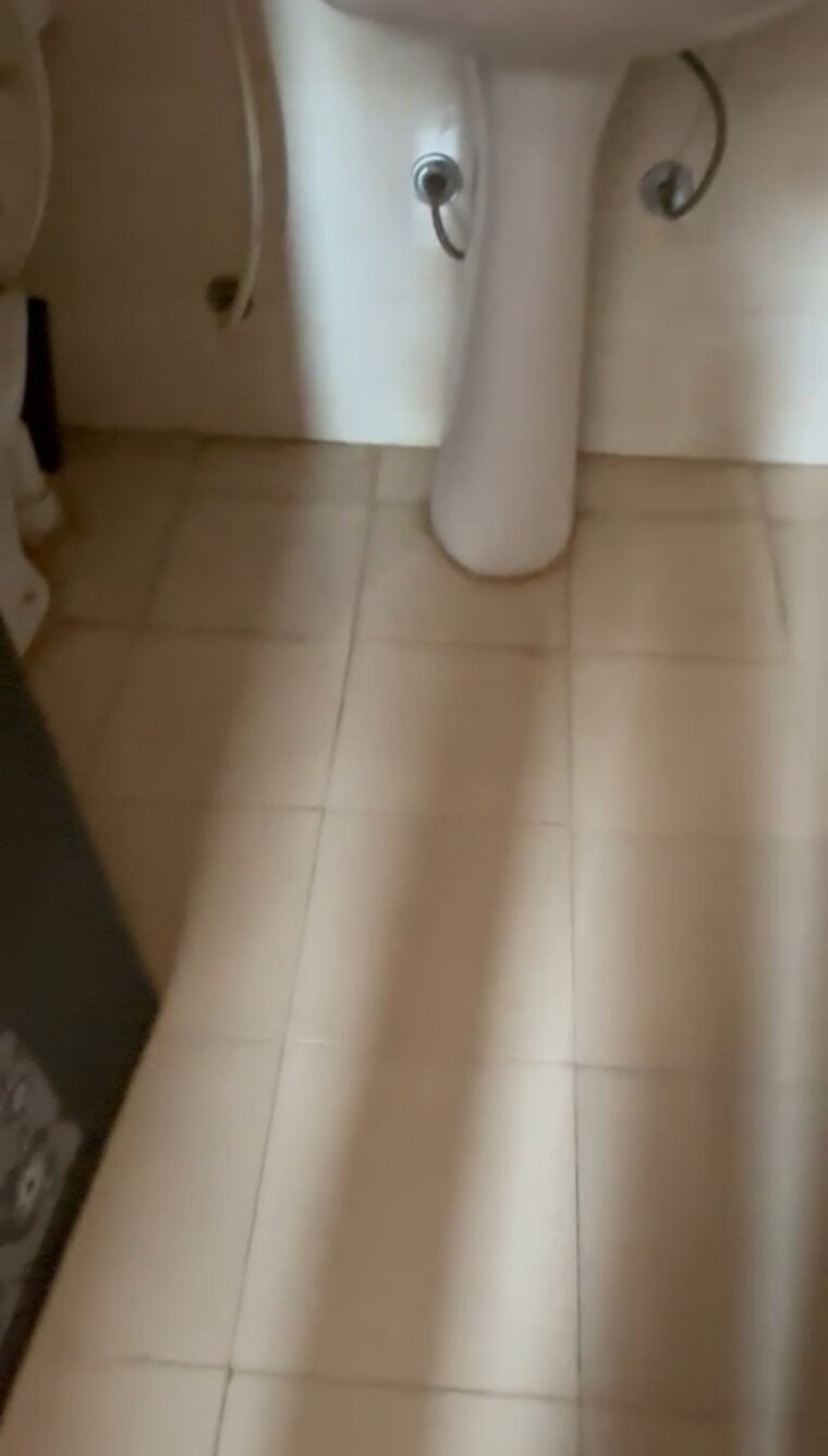 Bathroom, gaur-city-2-14th-avenue 2 Bedroom 614 Sq.Ft. Apartment In Sector 16c Greater Noida Greater Noida 8984967