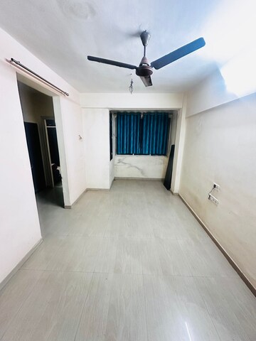 Room in 1 BHK Apartment at Rajesh Meera Nagar Terrace CHS, Koregaon Park – for Rent