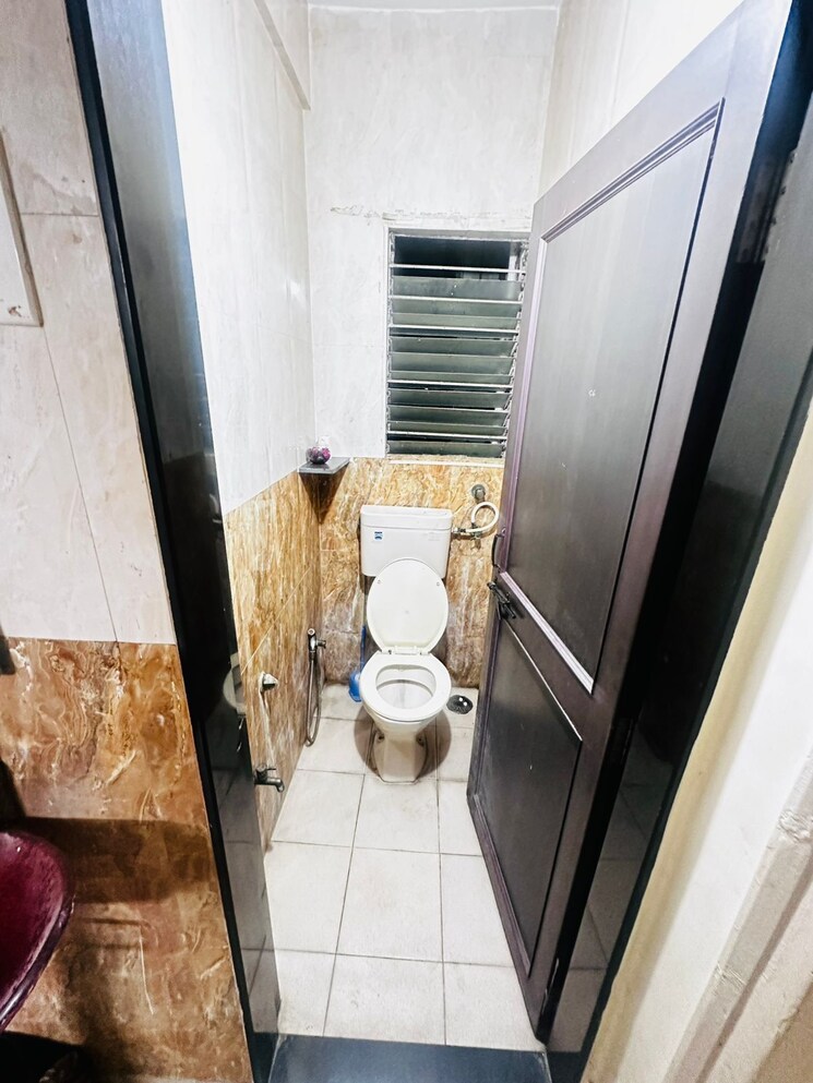 Bathroom, rajesh-meera-nagar-terrace-chs 1 Bedroom 650 Sq.Ft. Apartment In Koregaon Park Pune 8985000