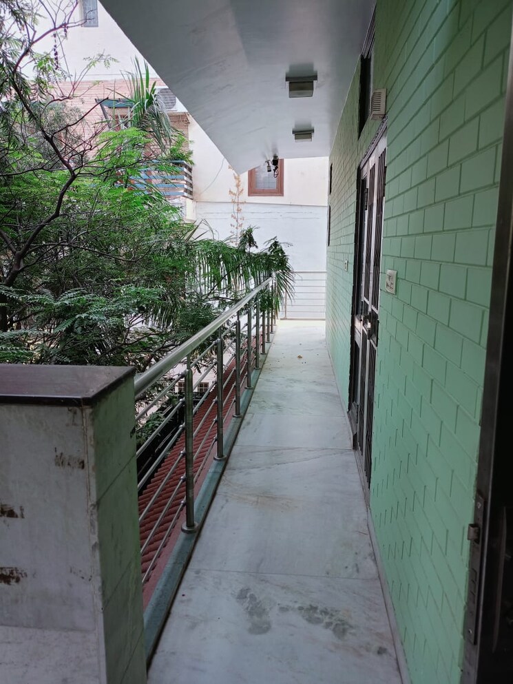 Balcony, vasant kunj 3 Bedroom 2200 Sq.Ft. Apartment In Vasant Kunj Delhi 8985093