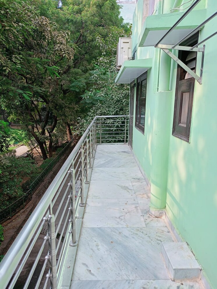 Balcony, vasant kunj 3 Bedroom 2200 Sq.Ft. Apartment In Vasant Kunj Delhi 8985093