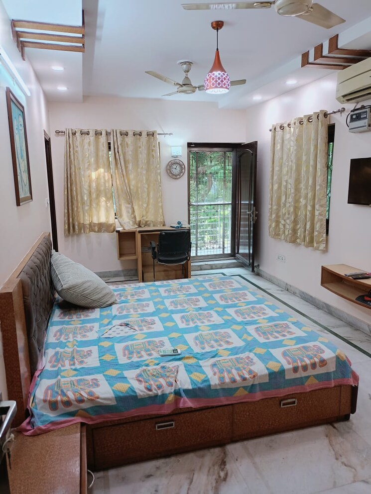 Bedroom, vasant kunj 3 Bedroom 2200 Sq.Ft. Apartment In Vasant Kunj Delhi 8985093