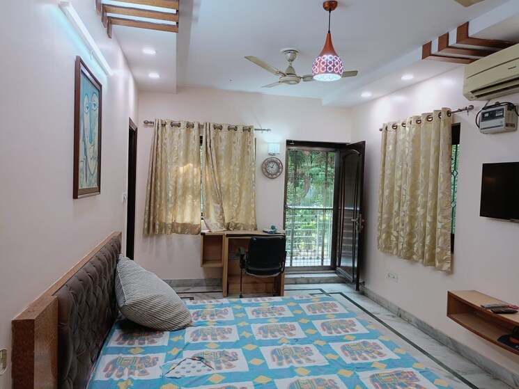 Bedroom, vasant kunj 3 Bedroom 2200 Sq.Ft. Apartment In Vasant Kunj Delhi 8985093