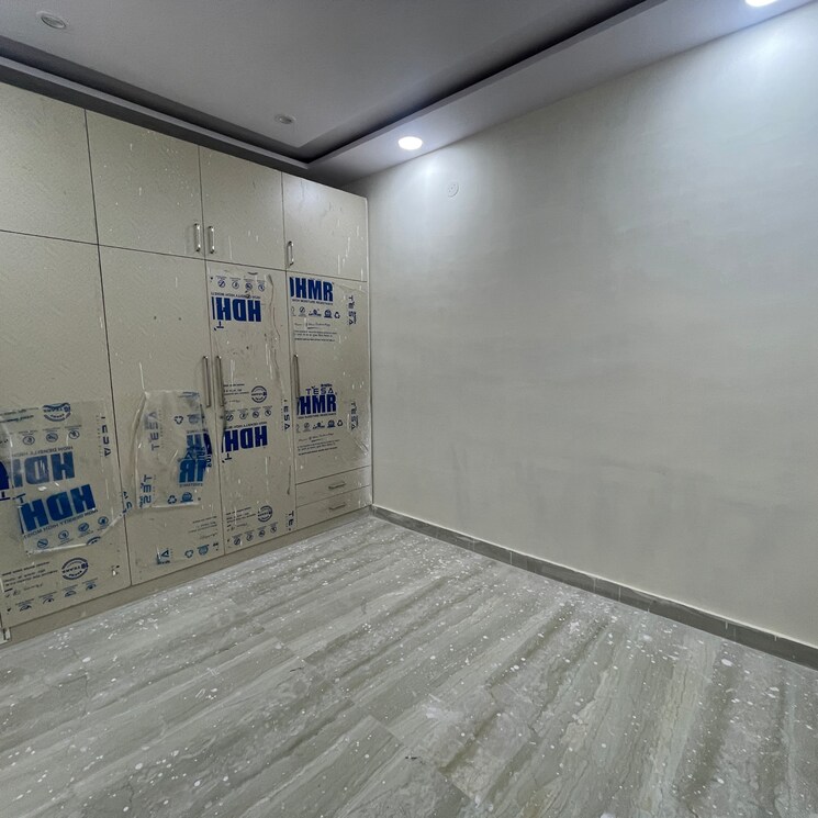 Room, rohini sector 24 1 Bedroom 400 Sq.Ft. Builder Floor In Rohini Sector 24 Delhi 8985108