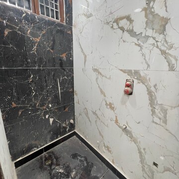 Balcony in 1 BHK Builder Floor at Rohini Sector 24 – for Rent
