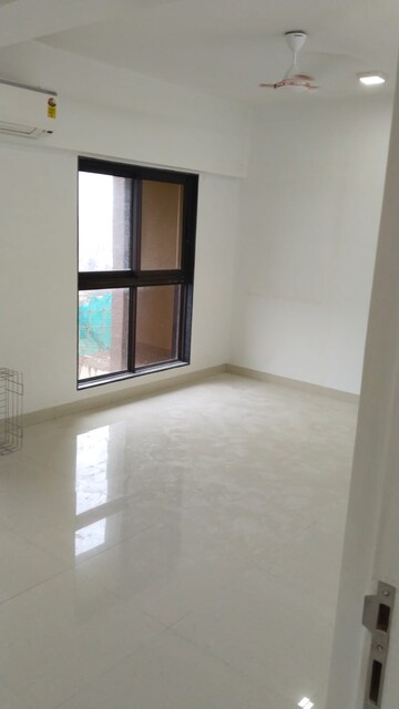 Room in 4 BHK Apartment at Amardeep Apartment Chembur, Chembur – for Rent