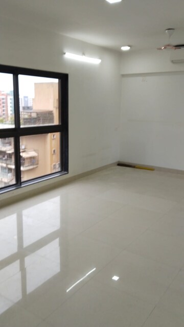 Room in 4 BHK Apartment at Amardeep Apartment Chembur, Chembur – for Rent