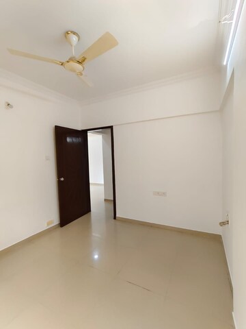Room in 2 BHK Apartment at GK Dwarka Sai Paramount, Balewadi – for Rent