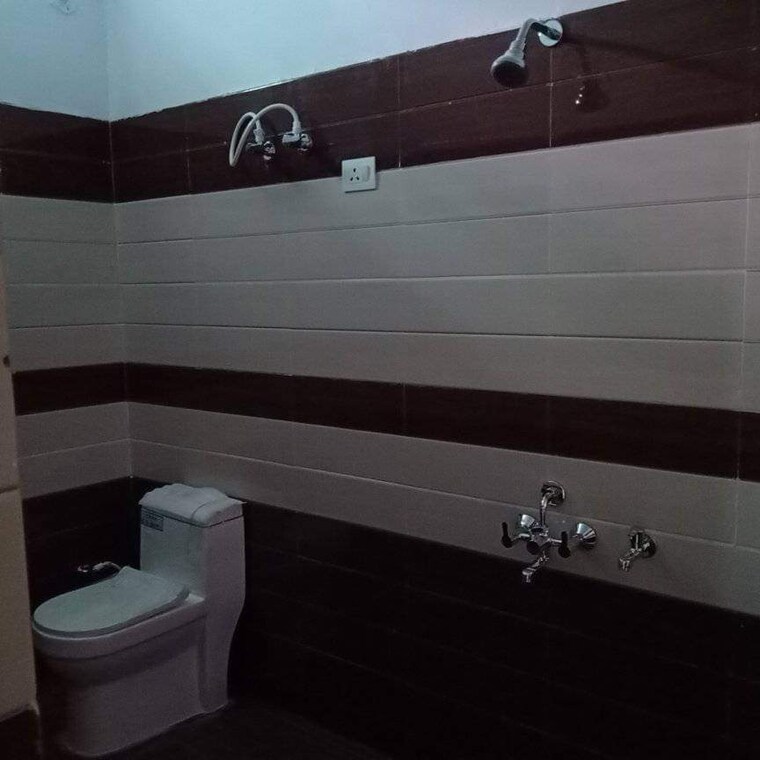 Bathroom, chinhat 3.5 Bedroom 2000 Sq.Ft. Independent House In Chinhat Lucknow 8985123