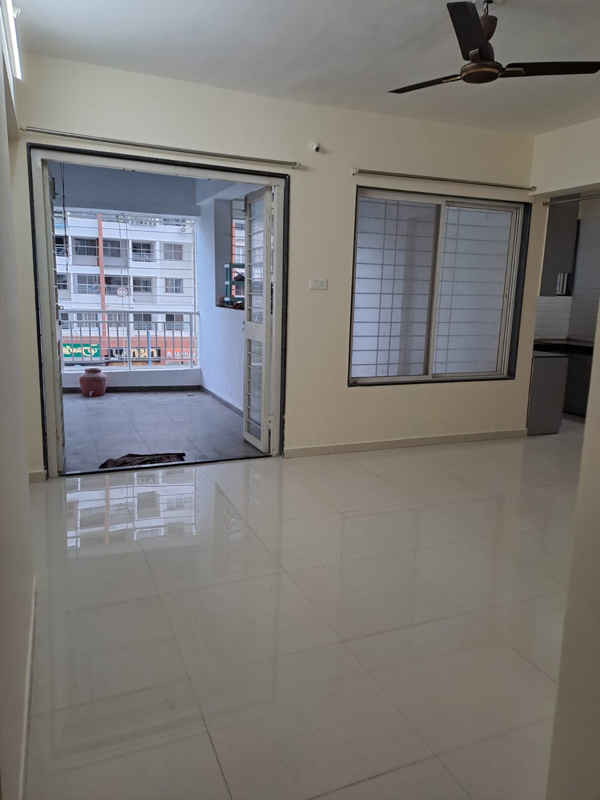 2 BHK Apartment For Rent in Archana Kohinoor Glory