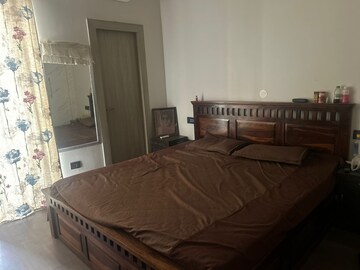 Bedroom in 3 BHK Builder Floor at Sector 46 – for Rent