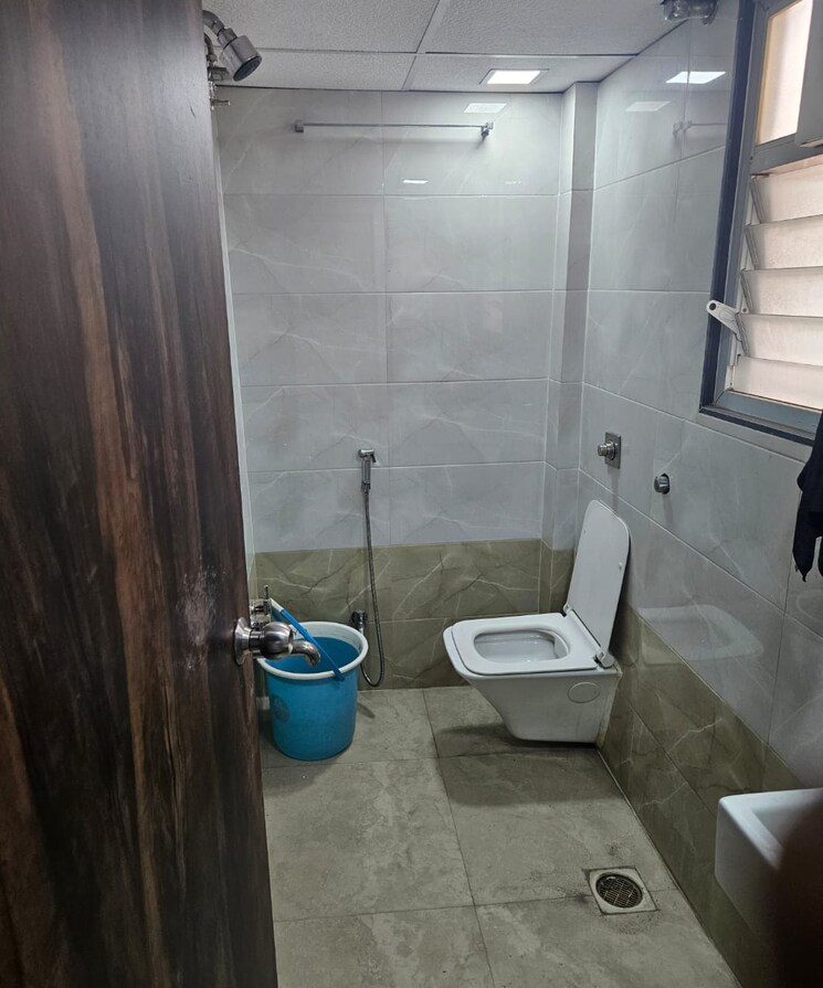 Bathroom, uttam-enclave 2 Bedroom 1000 Sq.Ft. Apartment In Aundh Pune 8985248