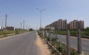 Plot For Sale in Sector 7