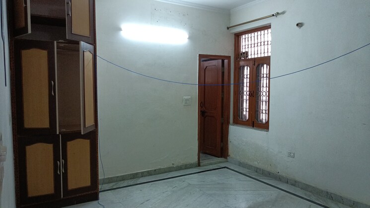 Room, vaishali sector 5 3 Bedroom 2150 Sq.Ft. Builder Floor In Vaishali Sector 5 Ghaziabad 8985306